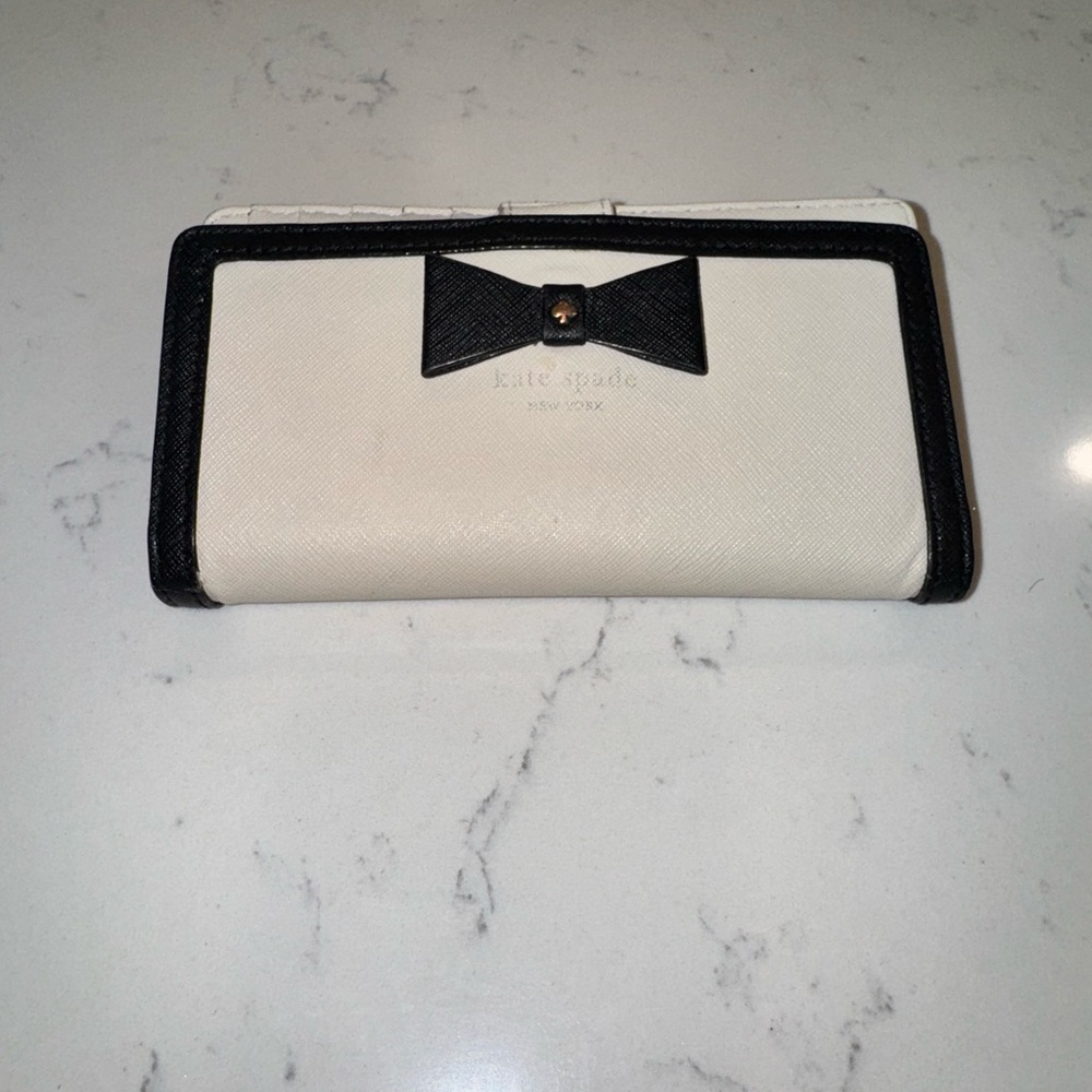 Kate Spade Black and Cream Bow Wallet